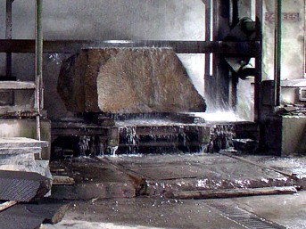 Natursteinwerk P. Engels Plaidt BasaltlavaSteinbruch und Steinsägewerk